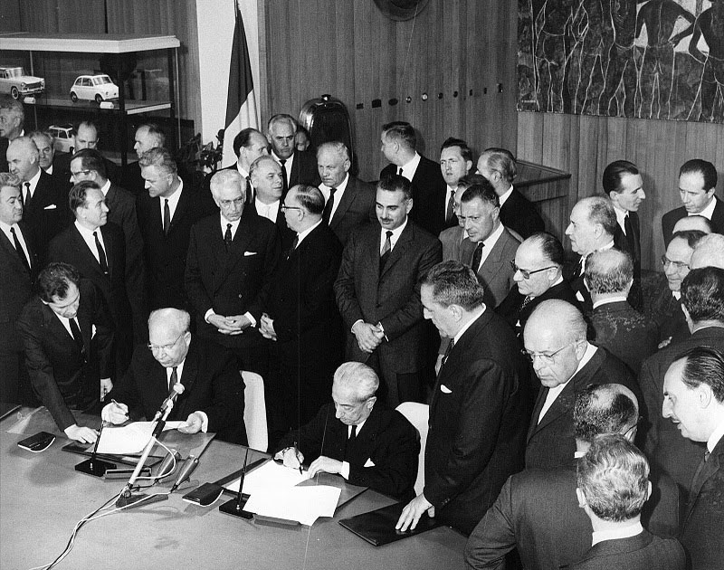 4 мая 1966 года в Centro Storico – заводском музее FIAT, - было подписано рамочное соглашение между директором FIAT профессором Валетта и министром автомобильной промышленности СССР А.М. Тарасовым.