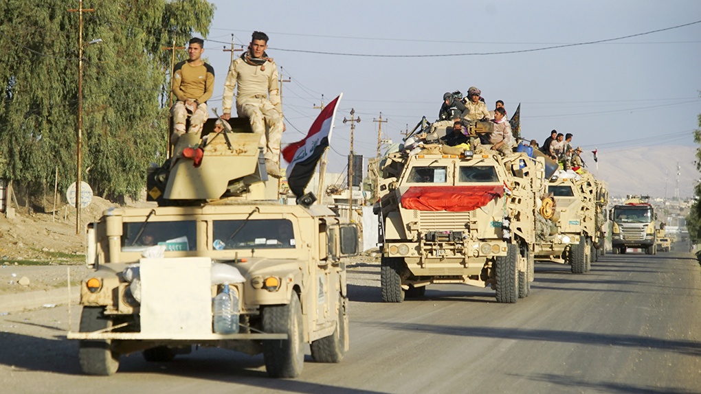 Колонна бронетехники иракской армии.