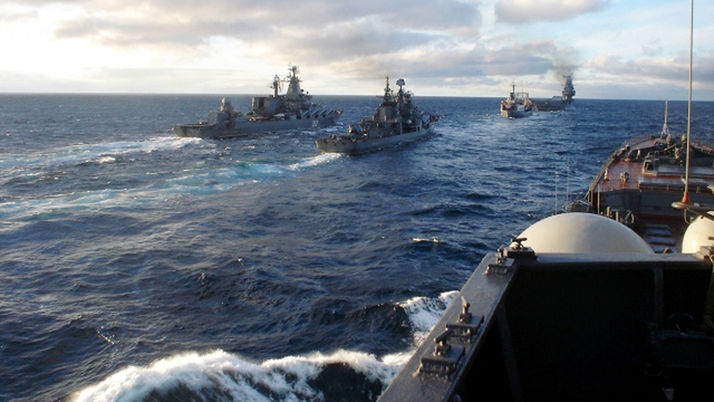 Российские боевые корабли в Индийском океане.