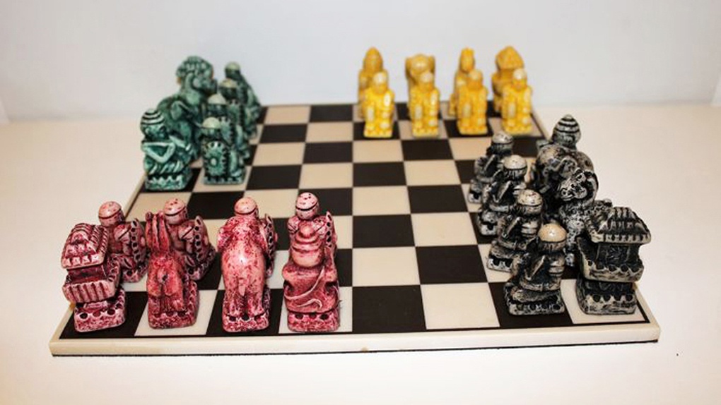 Чатуранга — предшественница шахмат.