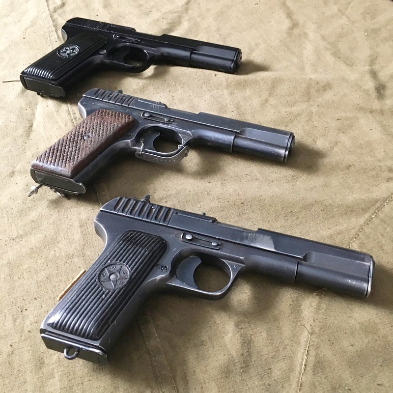 Пистолеты ТТ из музейного собрания.