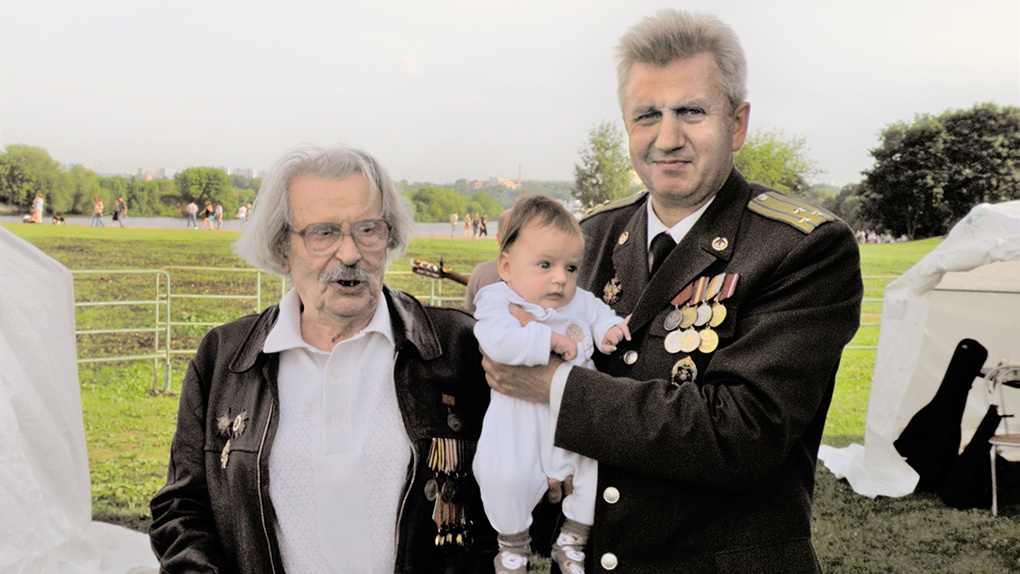 С Е.Д. Аграновичем и сыном Ваней. Коломенское фестиваль.