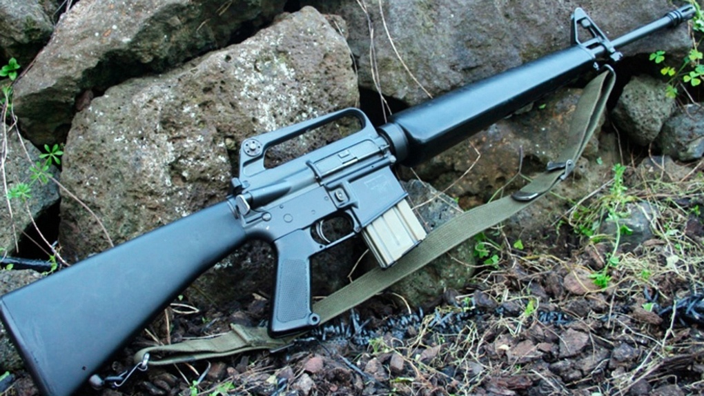 Американская автоматическая винтовка М16.