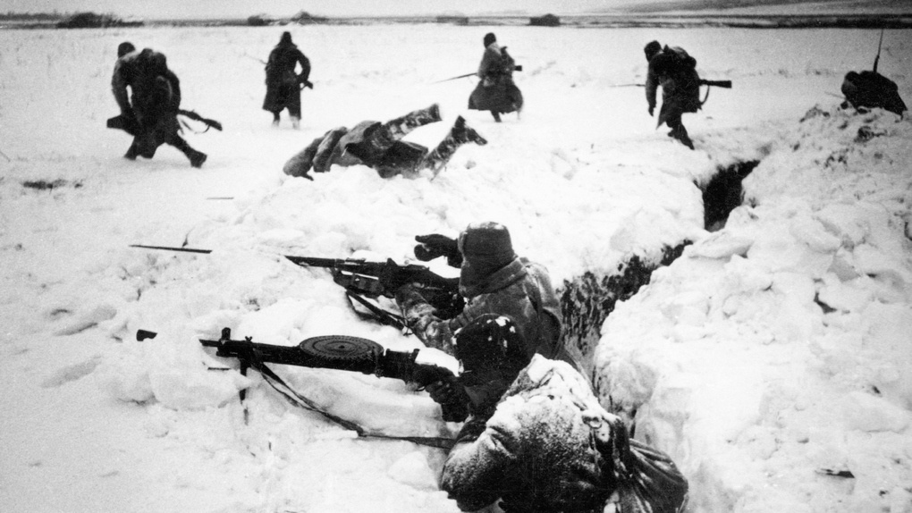 Советские солдаты под Сталинградом. Декабрь, 1942 г.
