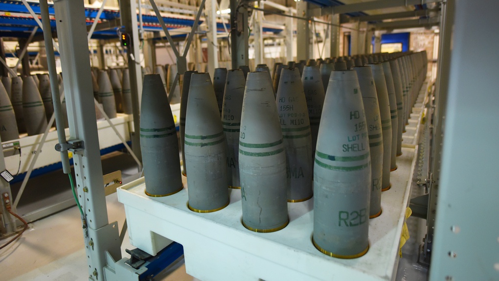 Склад боеприпасов НАТО 155 калибра, которые используют гаубицы Krab.