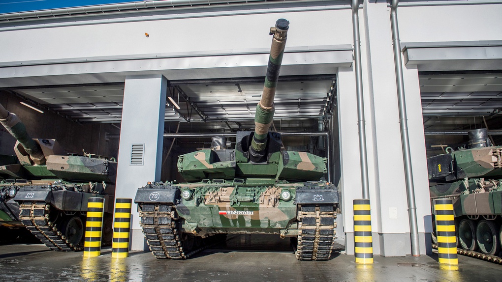 Танки «Леопард 2А4» в парке 1-й бронетанковой бригады 18-й дивизии. 17 января 2022 г.