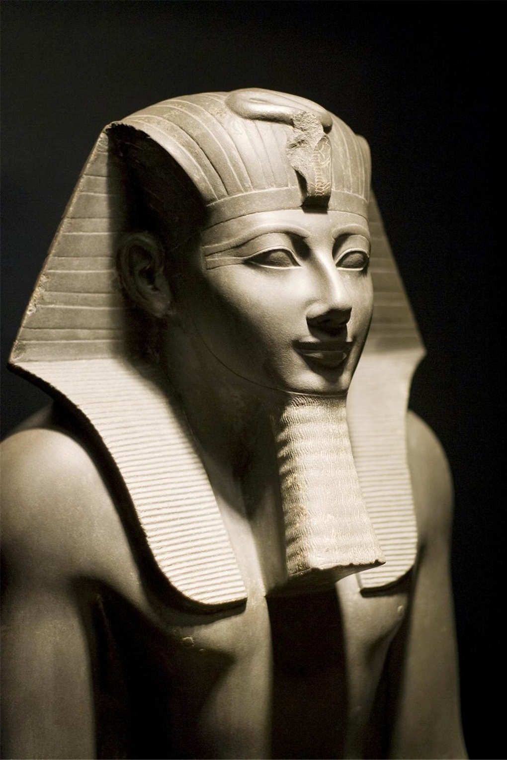 Фараон Тутмос III (скульптурный портрет).