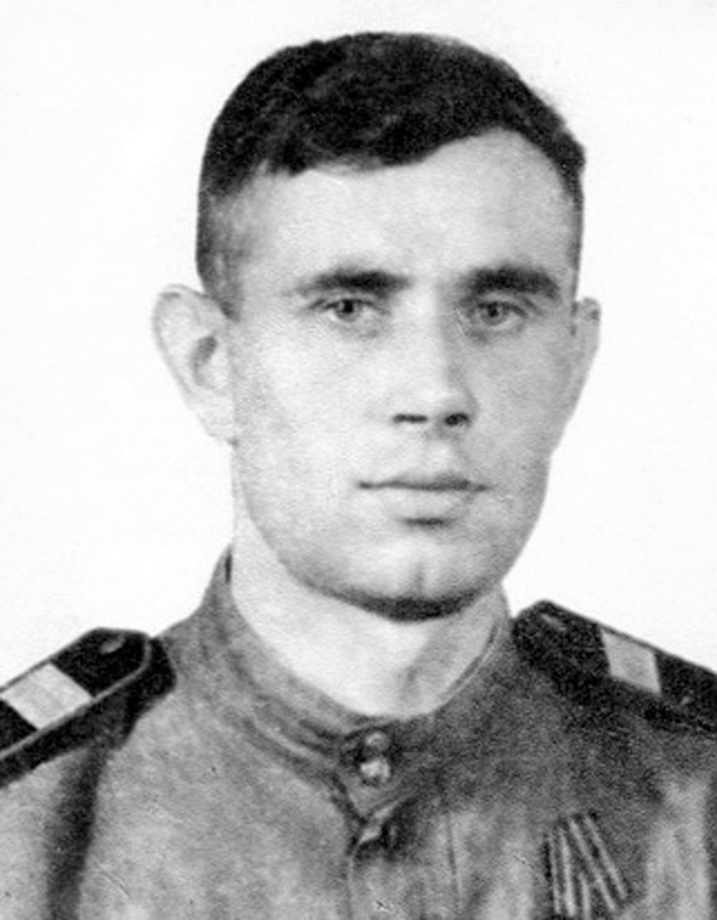 Танкист старший сержант Георгий Ромащенко. 1943 г.