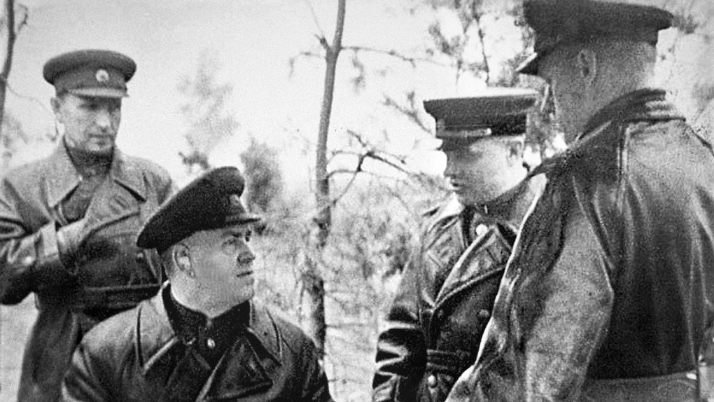 Г. Жуков, И. Варенников, В. Казаков и К. Рокоссовский при планировании операции «Багратион».