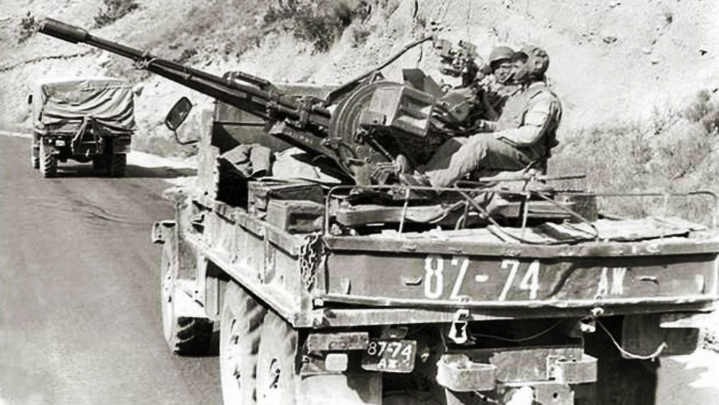 Зенитная установка ЗУ-23 во время афганской войны.
