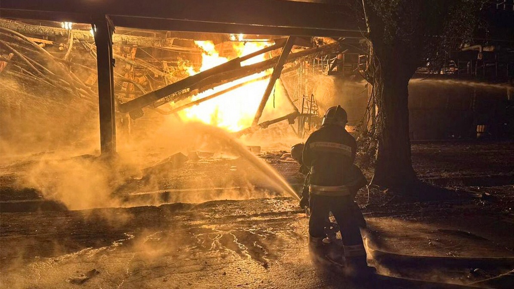 Пожар на нефтеперерабатывающем заводе в Кременчуге.
