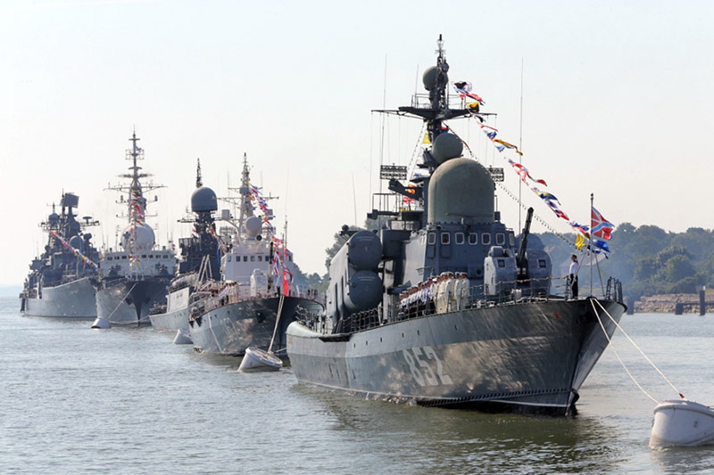 Балтийский флот на марше.
