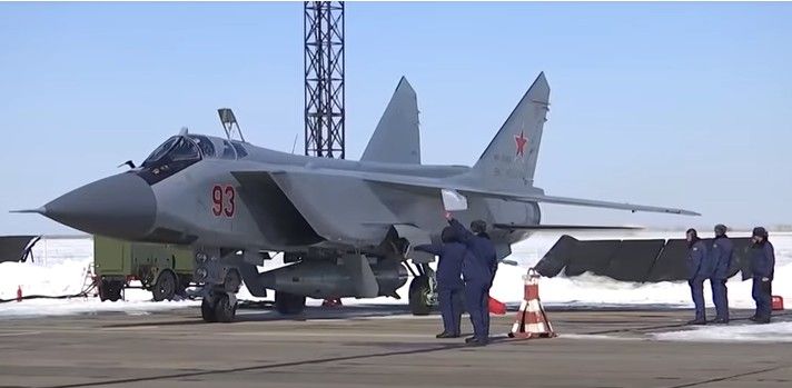 МиГ-31 с ракетами «Кинжал» на боевом дежурстве.
