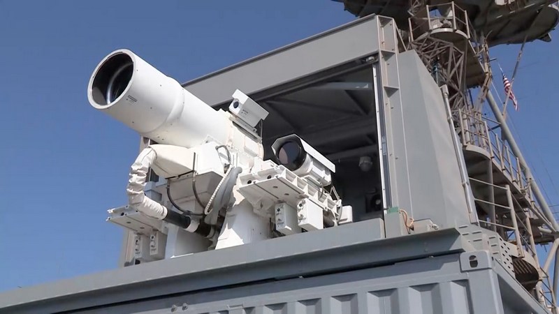 Система лазерного оружия на десантном транспорт-доке «Понсе».