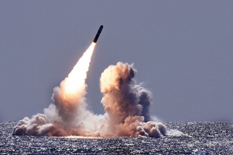 Запуск Trident II D5 с подводной лодки.