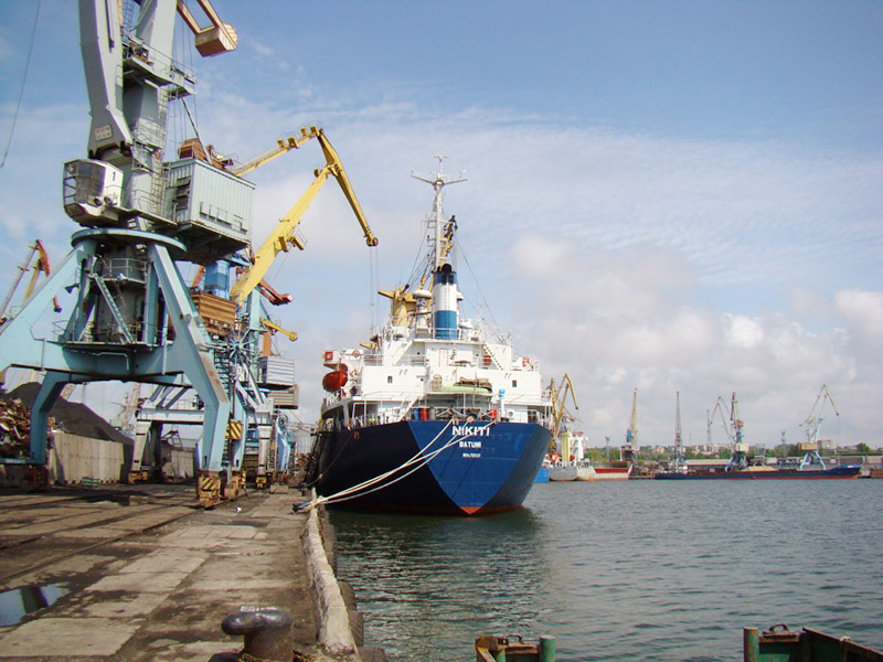 Бердянский морской торговый порт.