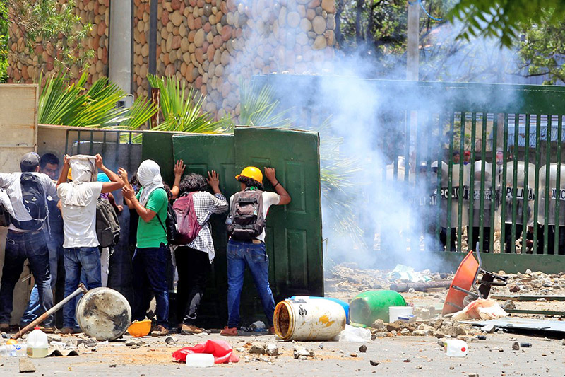 Никарагуа кипит массовыми беспорядками.