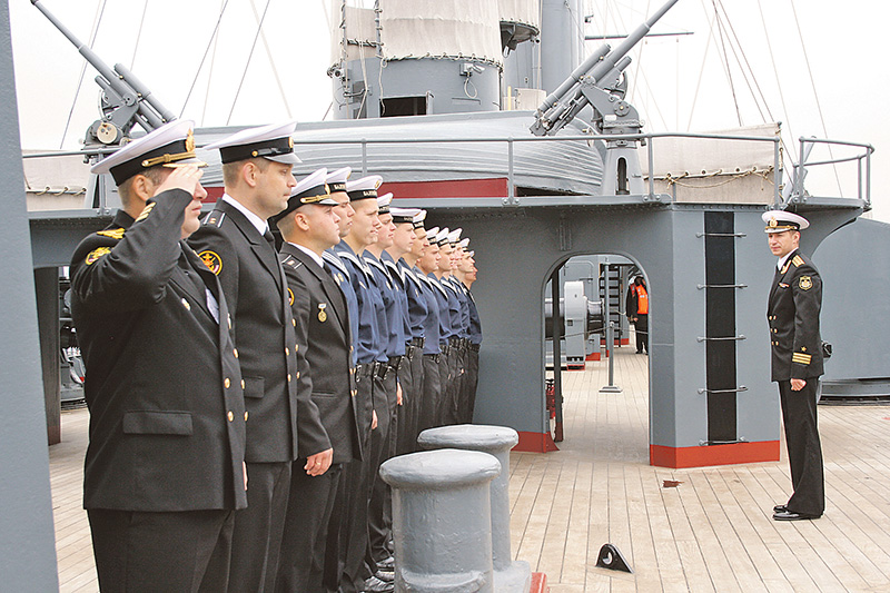 Военно морские корпуса. Количество экипажа на военном корабле. Корабль с номером 29. На корабле номер 30.