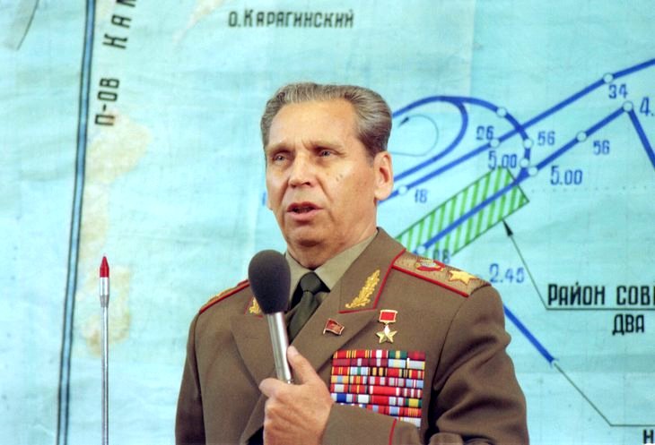 Маршал Советского Союза Николай Огарков на пресс-конференции.