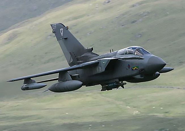 Истребитель «Tornado».