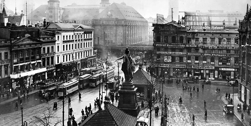 Берлин 1930-х годов: берлинцы не понимали, что их ждет ченрез десяток с небольшим лет.