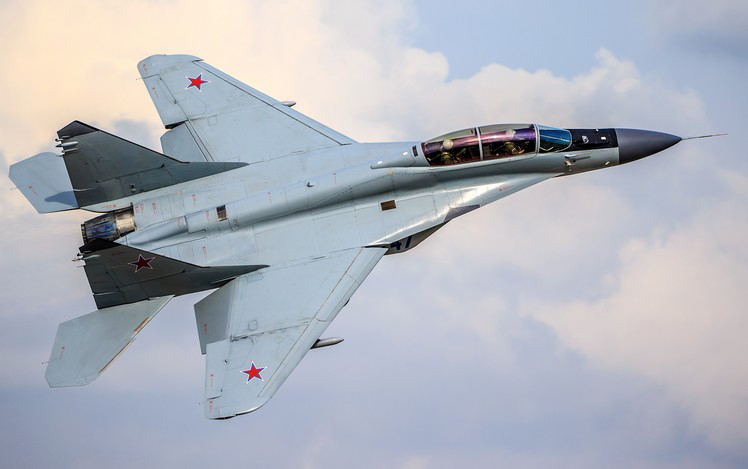 Истребитель МиГ-35.