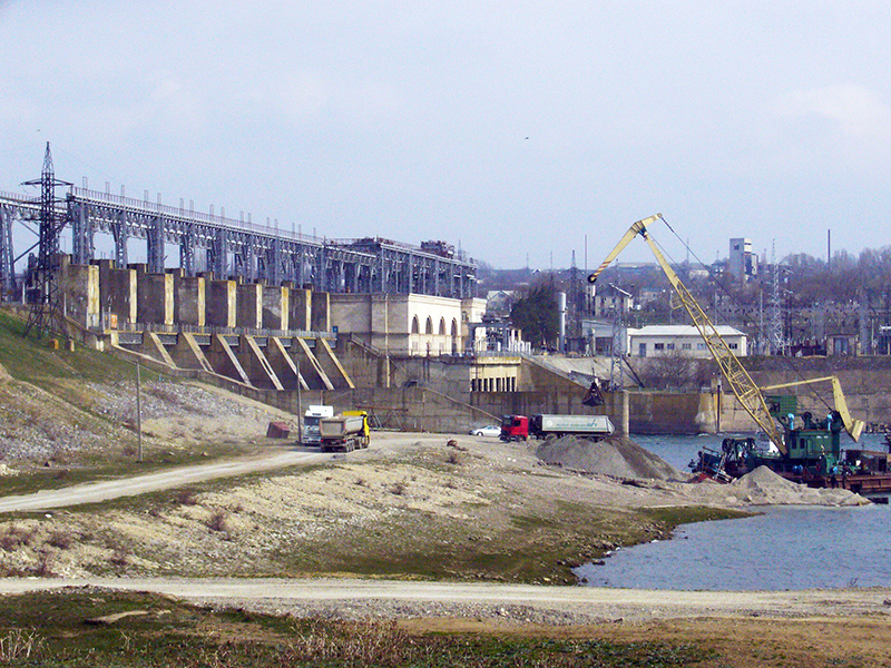 Строительство новых гидроагрегатов на Днестровской гидроаккумулирующей станции (ГАЭС).