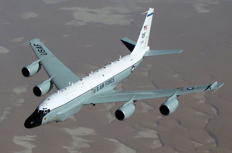 Стратегический самолет-разведчик RC-135.