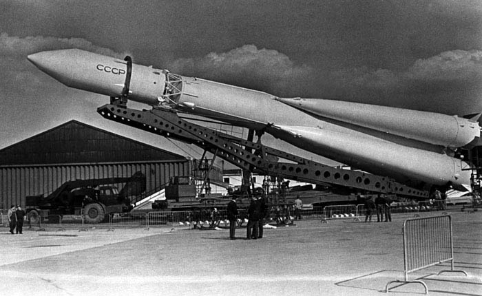 Р7 - советская двухступенчатая межконтинентальная баллистическая ракета с отделяющейся головной частью.