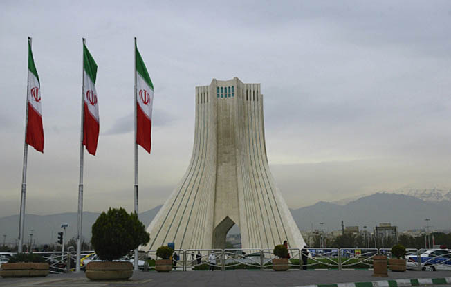 Во время своего турне советник президента США попросил страны Закавказья помочь разобраться с Ираном.