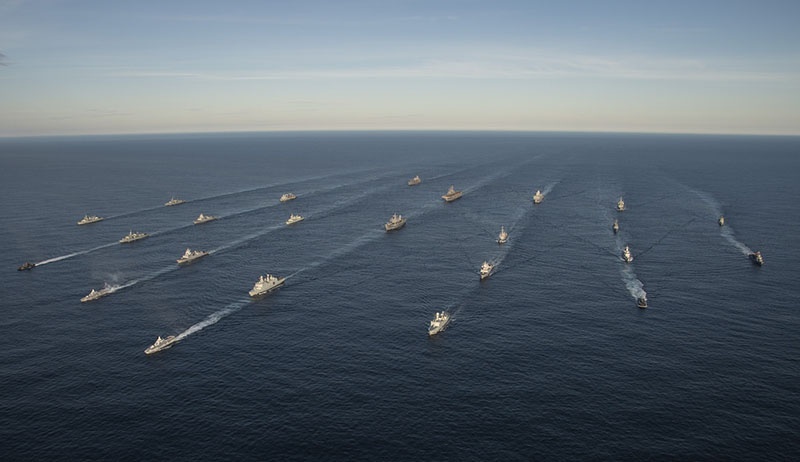 В учениях задействовано огромное количество кораблей стран НАТО.