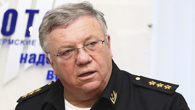 Адмирал Владимир Комоедов: «Херойская» попытка украинских плавсредств пройти под Крымским мостом - так не только соседи, так враги не поступают» Адмирал Владимир Комоедов: «Херойская» попытка украинских плавсредств пройти под Крымским мостом - так не только соседи, так враги не поступают»