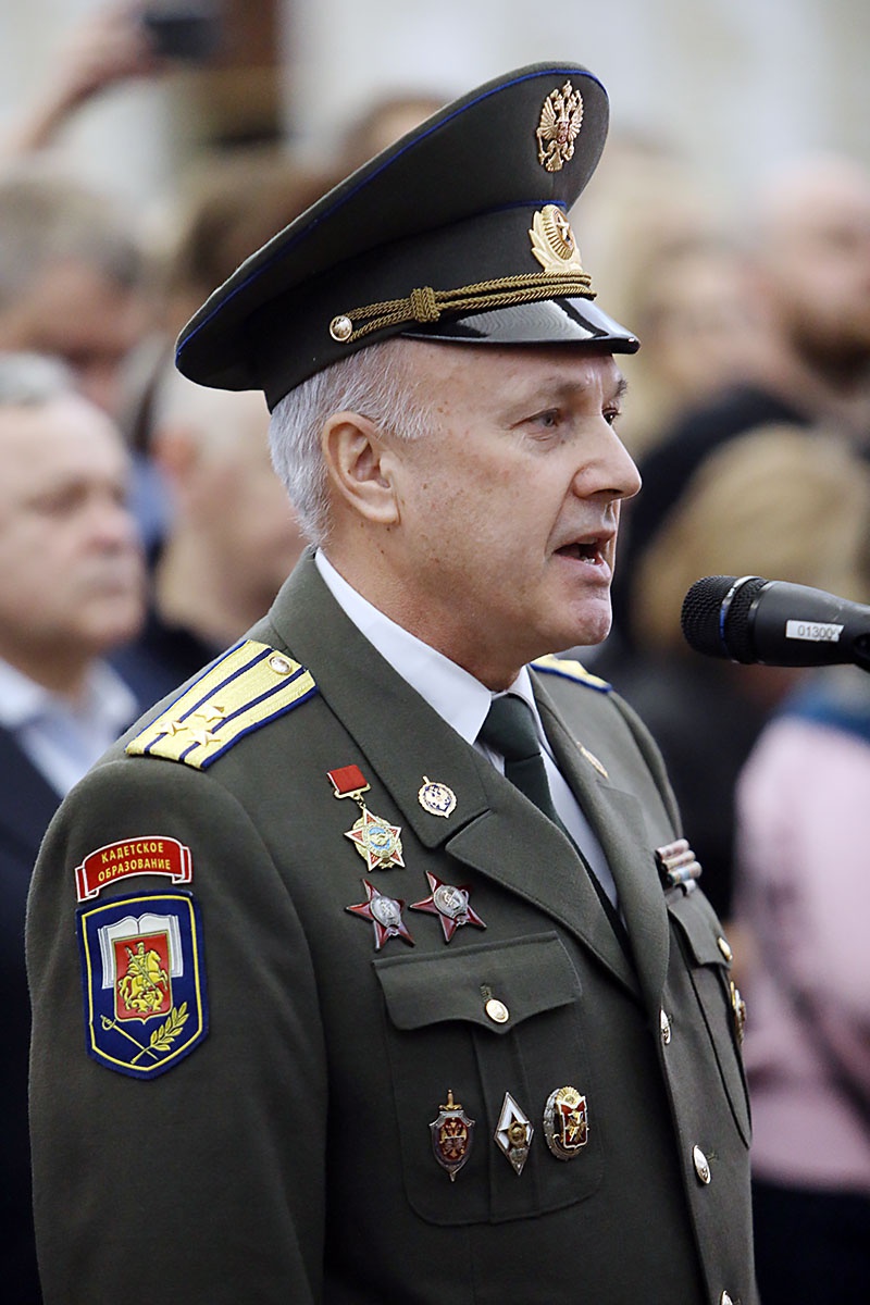 Директор «Преображенского кадетского корпуса» полковник Владимир Годына во время выступления перед клятвой.