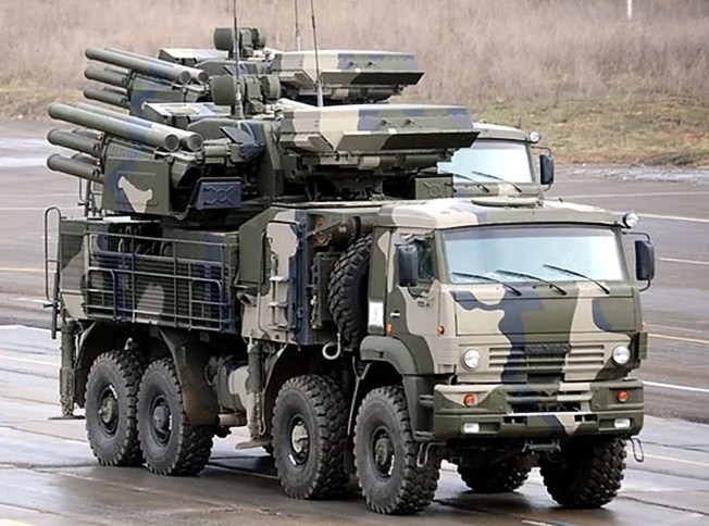 «Панцирь-С1» на основе КамАЗа-6560.