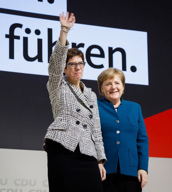 Канцлер Ангелы Меркель и новый генсек ХДС Аннегрет Крамп-Карренбауэр.