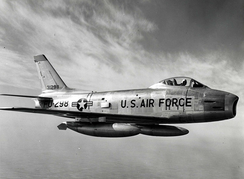 Истребитель F-86 «Сейбр».