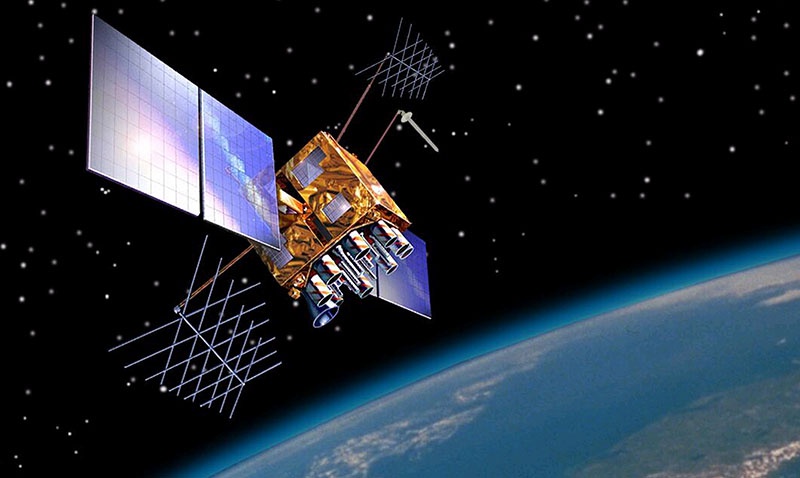 Американские спутники, обеспечивающие GPS-навигацию, уязвимы к воздействию космической радиации и солнечным магнитным бурям. 