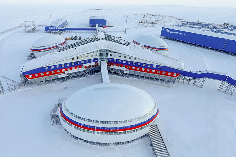Российская военная база «Арктический трилистник» - единственный в мире объект капитального строительства, возведенный на 80-м градусе северной широты.