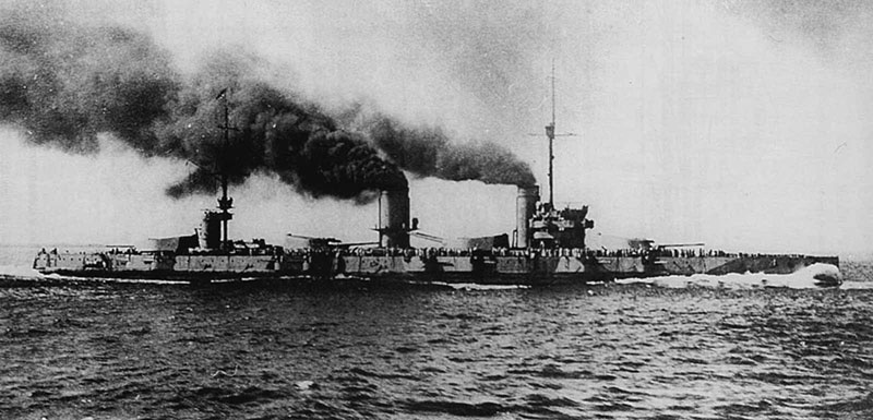 Линкор русского и советского Балтийского флота, в строю с 1914 года.