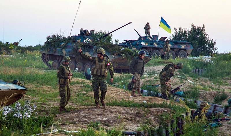 В рамках операции вооружённых сил Канады Unifier на Украине постоянно находятся около 200 канадских военных инструкторов