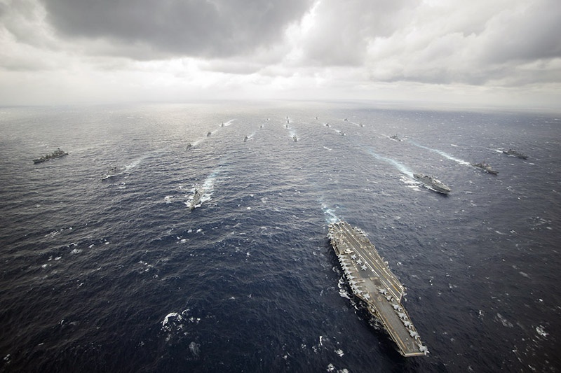 Группировка авианосца USS George Washington в Тихом океане на боевом дежурстве.