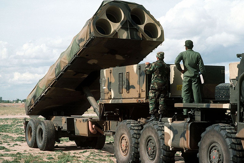 В первой половине 1980-х годов на вооружение вооруженных сил США поступила крылатая ракета наземного базирования (КРНБ) «Грифон» (BGM-109G Gryphon).