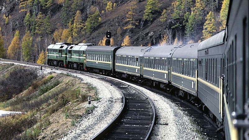 Многие мечтают проделать путешествие по железной дороге из Европы в Азию.