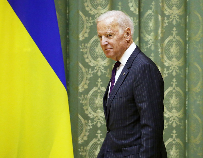 Джо Байден попросил Киев замять дело его сына, который потрудился на украинской ниве.