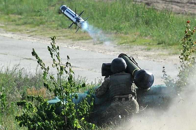 «Огромная» военная помощь в размере 60 миллионов долларов заключается в поставках просроченных «Джавелинов».