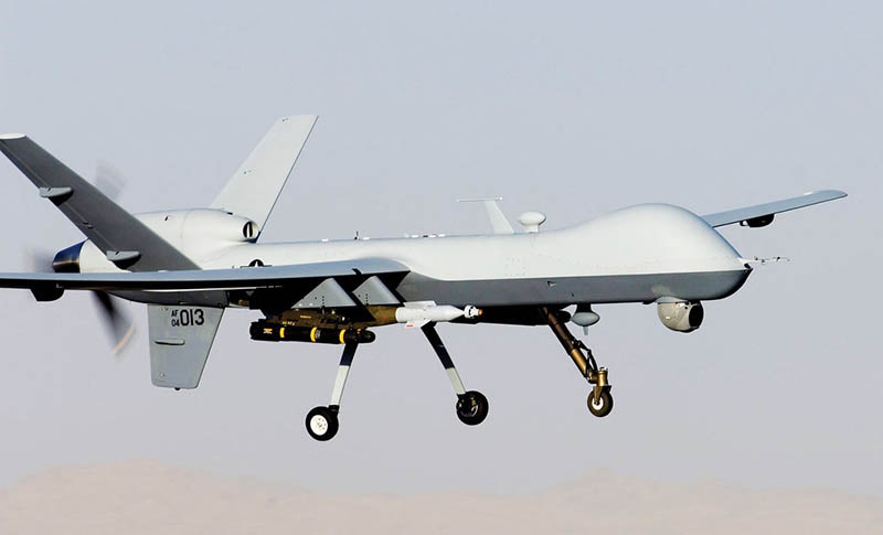 Ударный БЛА MQ-9 Reaper, способный нести до 1.700 кг бомб и ракет на расстояние почти 6.000 км.