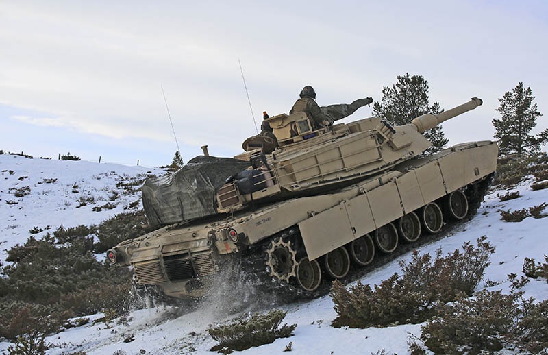На учениях Trident Juncture 2018 военная техника просто замерзала.
