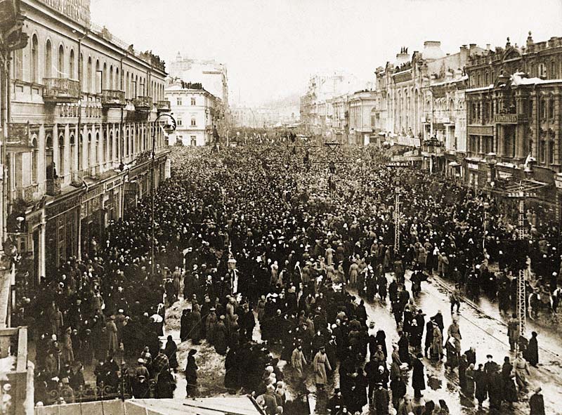 На улице Киева после Февральской революции.
