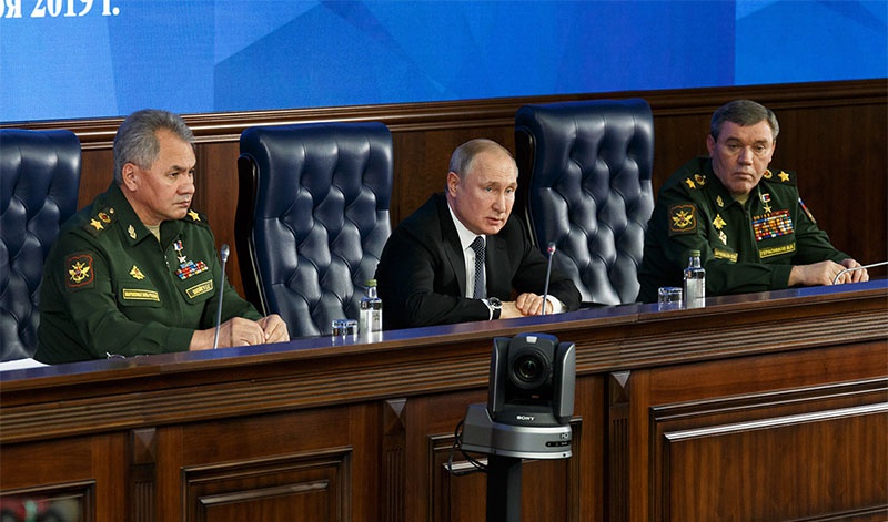 Президент России Владимир Путин на заседании Коллегии Министерства обороны РФ.