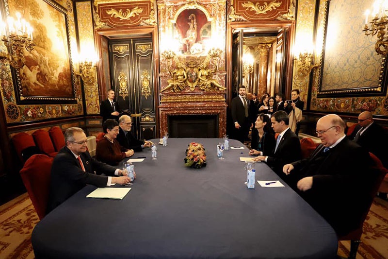 Встреча министра иностранных дел Испании Аранчи Гонсалес с Гуайдо прошла в «Доме Америк».